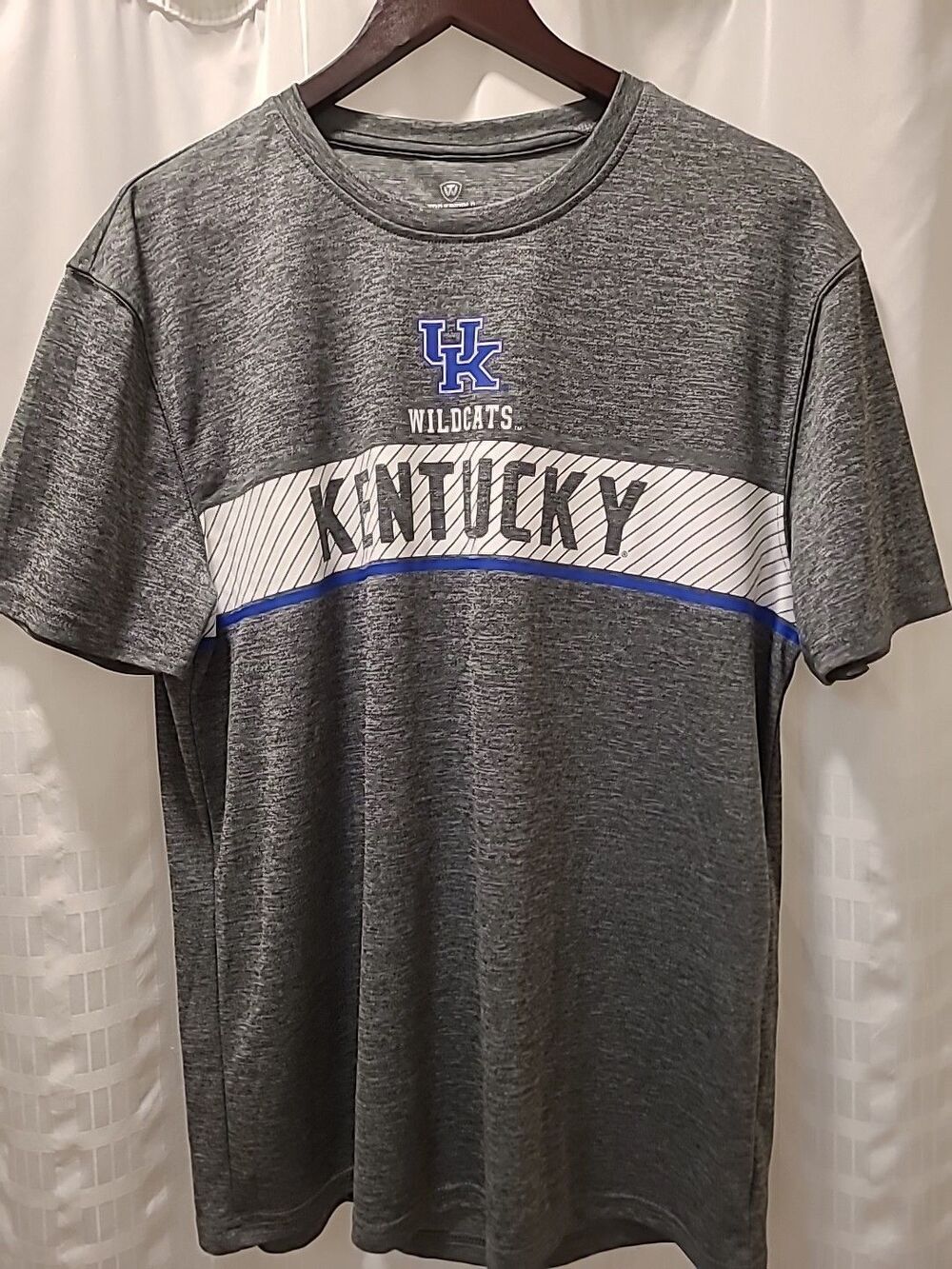 EUC Women's University of Kentucky UK Wildcats Top of the World T Shirt XL BIN 2